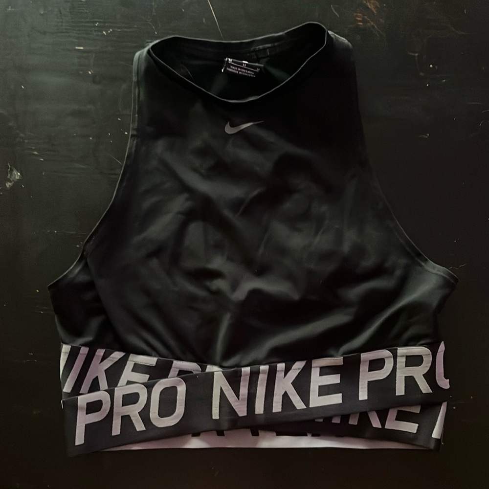 Nike pro intertwist crop bra medium